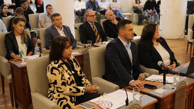 Los concejales y concejales de Juntos y los electos por La Libertad Avanza en Paraná.