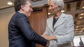 Dujovne pidió el crédito del FMI que exige más ajuste y Lagarde dio luz verde