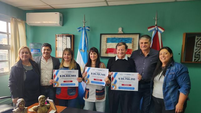 Fabricio Díaz junto a intendentes del Valle de Punilla, en Córdoba