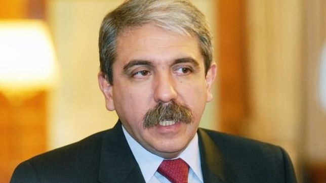 anibal fernandez insiste en que vidal cerrara el programa envion