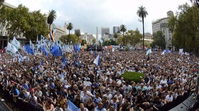 nunca mas: la plaza de la memoria