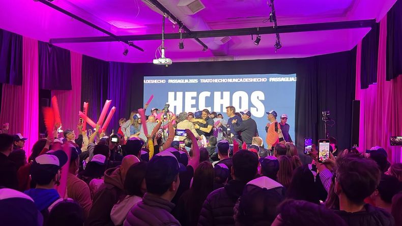 Los Passaglia festejan en el bunker de Hechos el resultado en la Segunda sección electoral