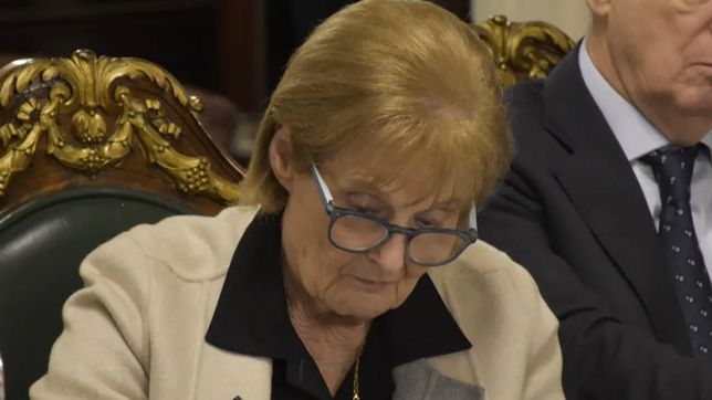 Stella Olalla tiene 82 años y en diciembre termina su mandato tras seis como senadora por Entre Ríos. En su sector político al interior de la UCR entienden que es tiempo de que comience su descanso de la política. 