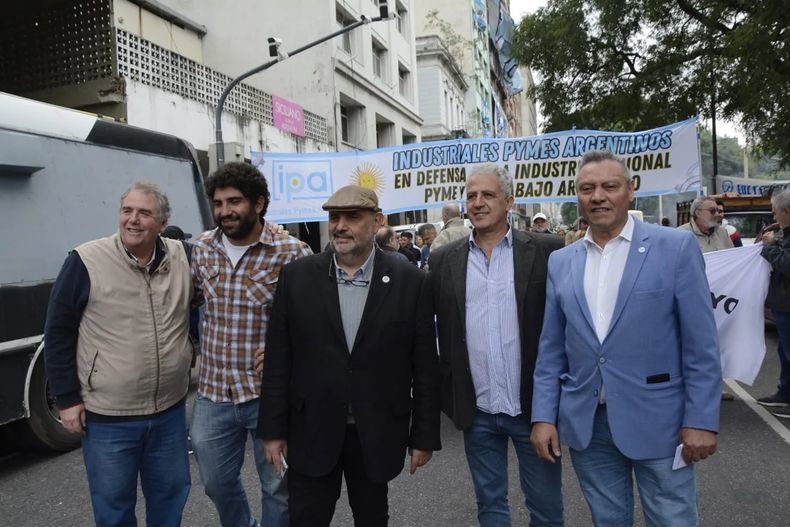 Empresarios pymes movilizados contra las políticas de Javier Milei
