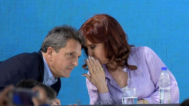 En tándem con Massa y con el Presidente de gira, CFK mete un bonazo en el Congreso