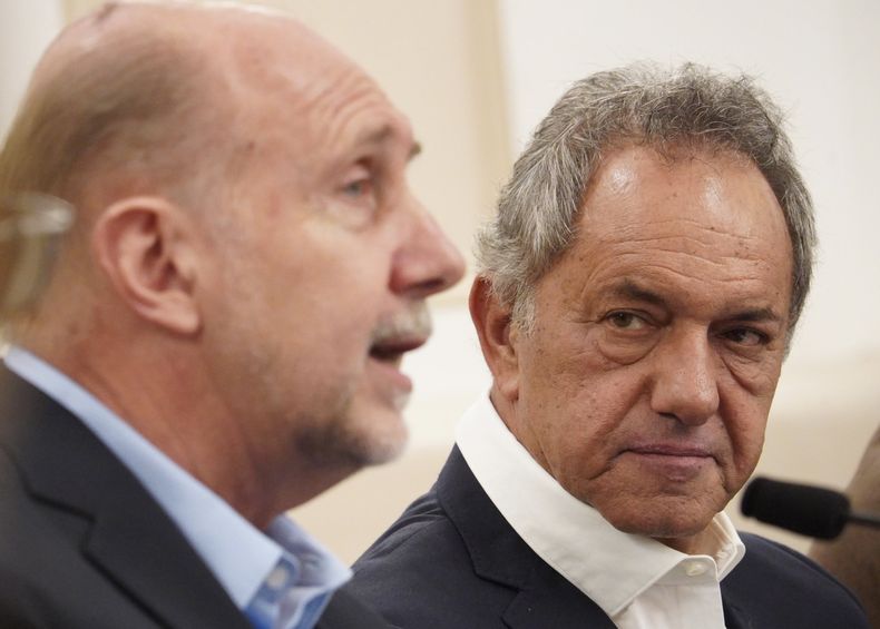 El embajador en Brasil en su paso por Santa Fe junto con el gobernador Perotti.