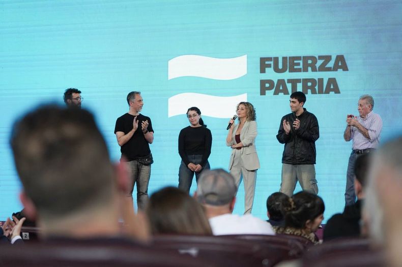 Con reminiscencias a la Unidad Ciudadana de Cristina, Fuerza Patria lanzó su campaña en la Ciudad y apuesta a una confrontación abierta entre el peronismo y La Libertad Avanza.