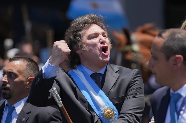 Javier Milei durante la recorrida de Congreso a Casa Rosada