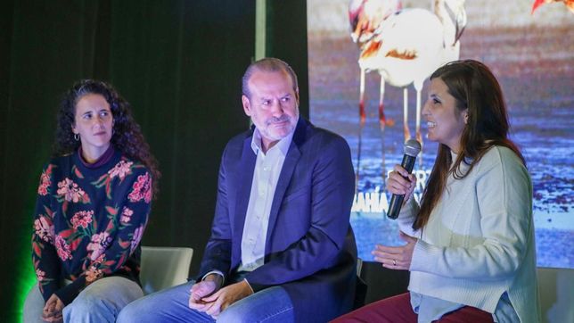 vilar y susbielles entregaron la primera embarcacion para guardaparques