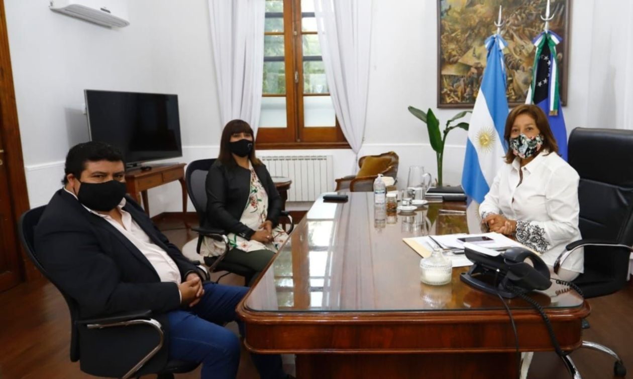 Arabela Carreras Alberto Weretilneck Fabio Huenchunao