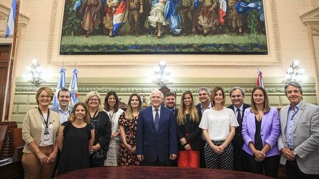 lunes de tension: le bloquean la emergencia y le niegan superpoderes a perotti