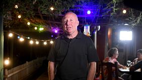 Como en sus tiempos de futbolista, el Colo Mac Allister aprovecha la interna violeta y sale a marcar la cancha en La Pampa.&nbsp;