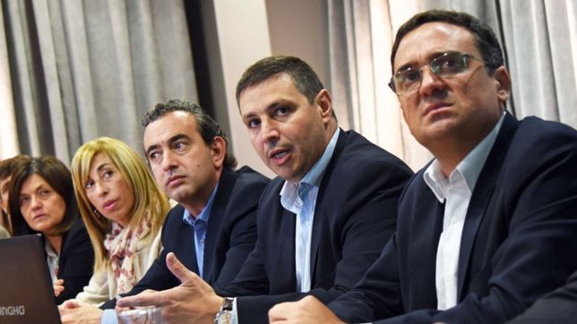 el traspaso entre socialistas y javkin se calento en el sprint final