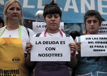 La era Javier Milei: niñas, niños, adolescentes y mujeres, ¡afuera!