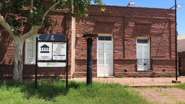 vidal se acerca a los simbolos peronistas y desde el pj le declaran la guerra