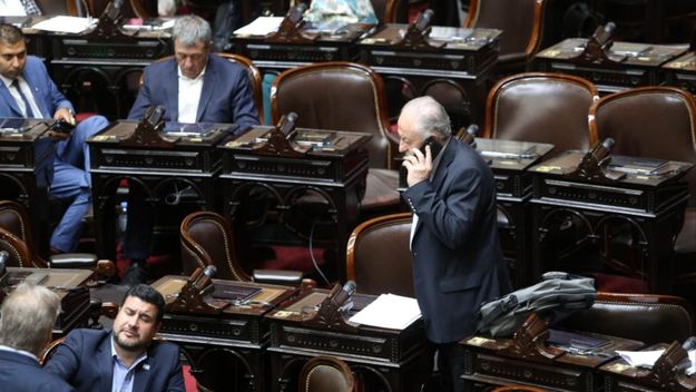 El FdT no logró cuórum para reelegir a Moreau por la pelea en la Magistratura
