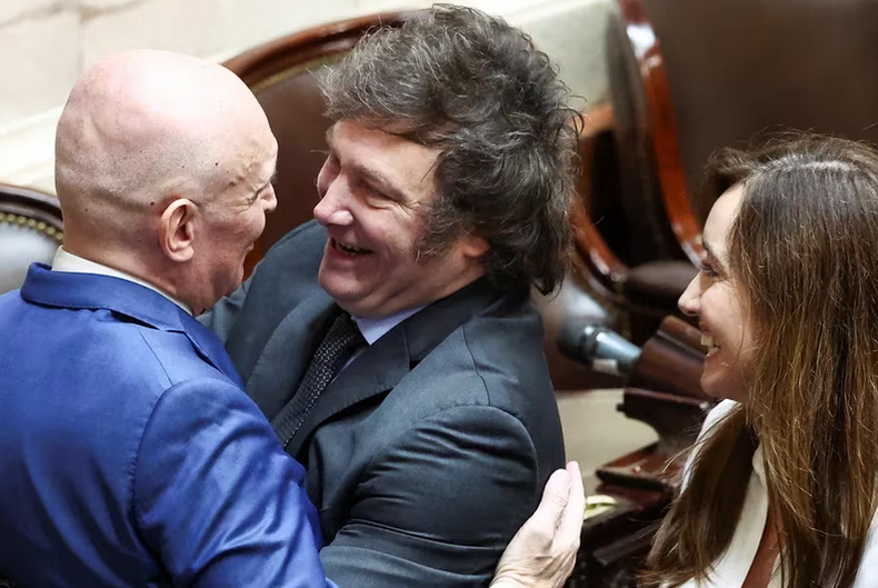 Javier Milei incorpora a Espert al Gobierno y le da la Comisión de  Presupuesto