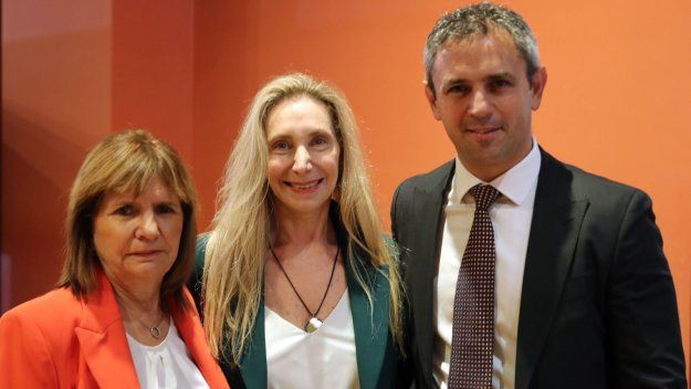 Patricia Bullrich, Karina Milei y Martín Menem.  