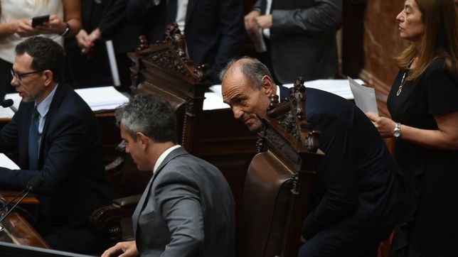 Martín Menem con el asesor presidencial Lule Menem y el secretario parlamentario de Diputados, Adrián Pagán.&nbsp;