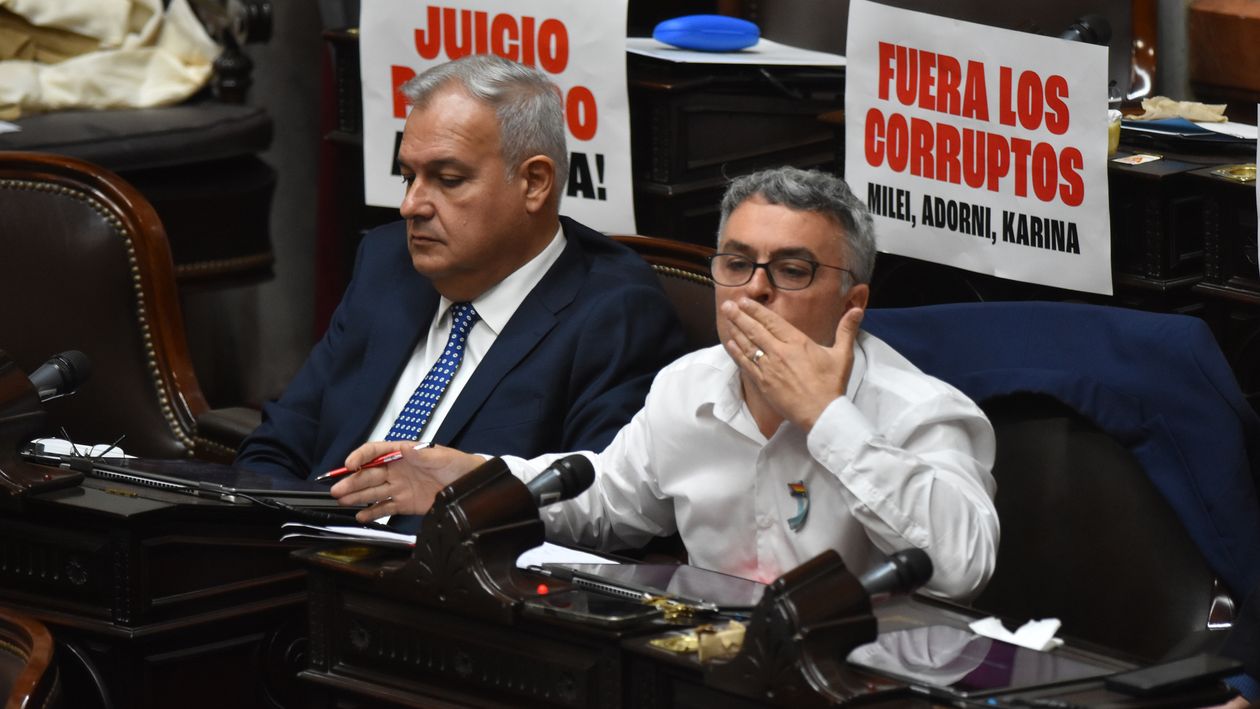 Esteban Paulón, convocante de la sesión para interpelar a Manuel Adorni.&nbsp;