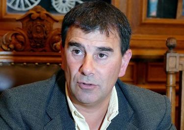 Intendente de Cambiemos responde al pedido de Vidal y suprime cargos políticos