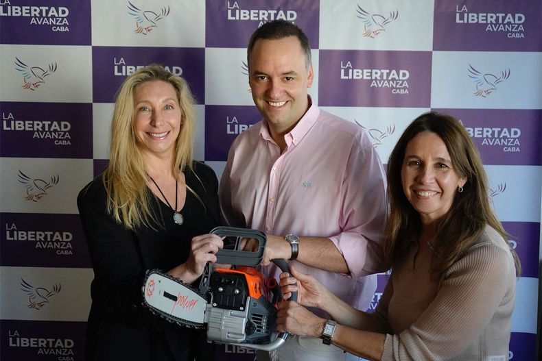 Karina Milei, Manuel Adorni y Pilar Ramírez. Karina Milei, Manuel Adorni y Pilar Ramírez.