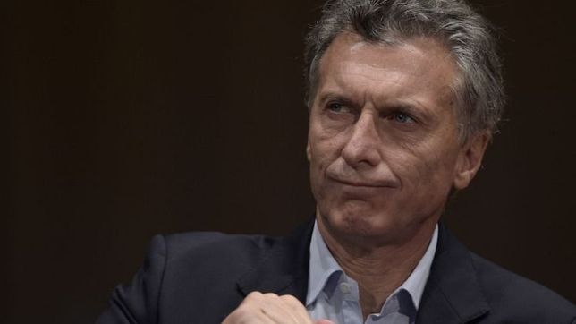 tres encuestas muestran que macri paga muy cara la crisis
