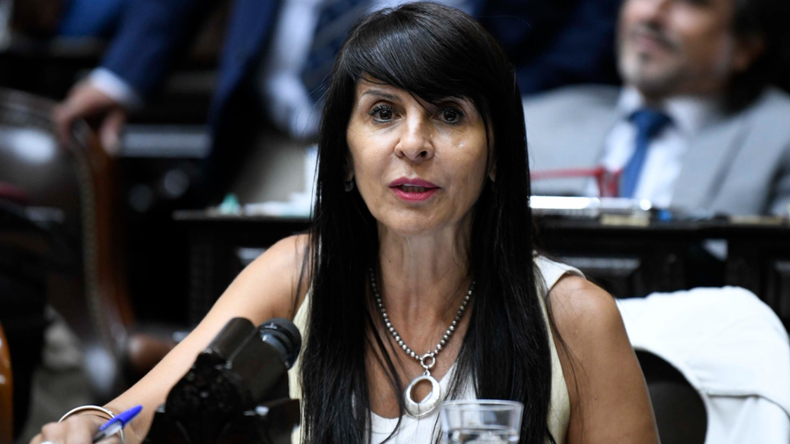 Lorena Villaverde sube al gobernador Weretilneck al ring electoral de Río Negro. 