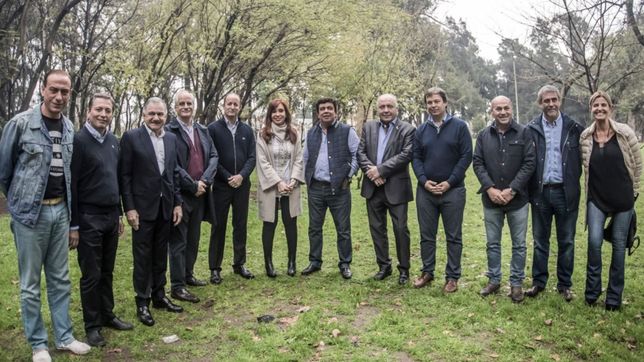 en pleno cuadernazo, intendentes bancan a cfk pero piden abrir el juego en pleno cuadernazo, intendentes bancan a cfk pero piden abrir el juego