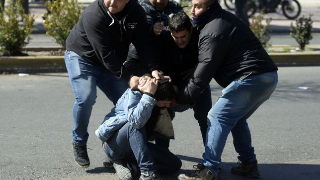 liberaron a los cinco trabajadores del astillero detenidos tras la represion