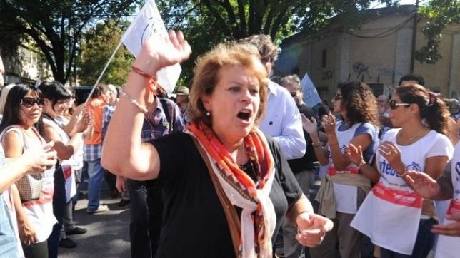 docentes advierten que no aceptaran un minimo por debajo de diez mil pesos