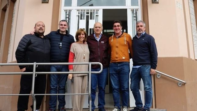 en su paso por el interior bonaerense, grindetti recibio el apoyo de iguacel