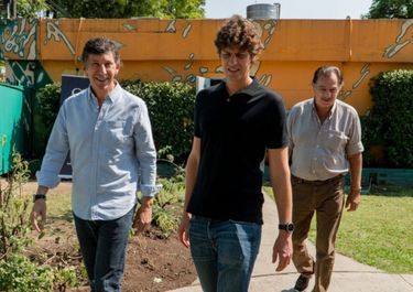Lousteau se mete en la UCR bonaerense y se mostró con Posse