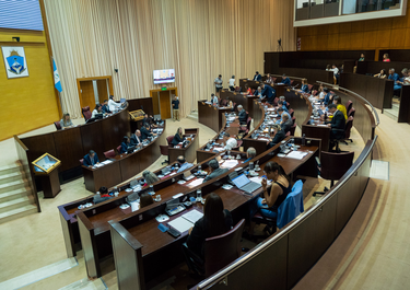 La Legislatura de Neuquén aprobó por mayoría el presupuesto 2024 de Rolando Figueroa.