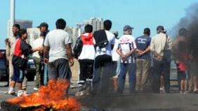 Docentes y CTA cortan la Autopista La Plata Buenos Aires y marchan a Capital