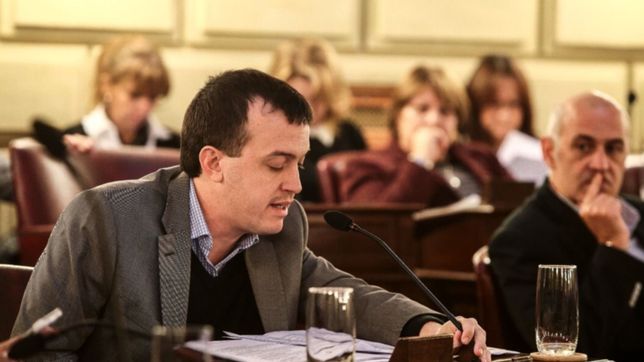 tres renuncias en el espejo de perotti