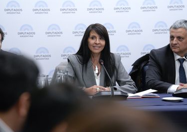 Patricia Bullrich negocia ausencias de los aliados que permita la asunción de Lorena Villaverde. 