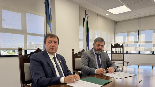 El gobernador de Río Negro, Alberto Weretilneck, y el presidente del STJ Sergio Ceci. 