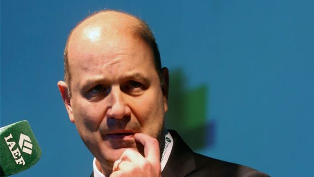 Sturzenegger afirmó que mantendrá tasas altas para contener la inflación
