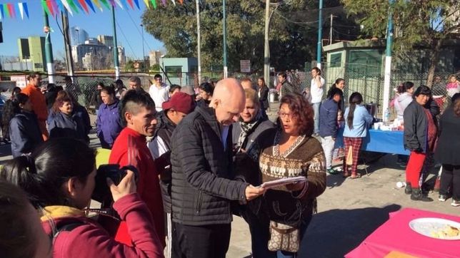 tras ocho anos sin avances, larreta se instala en la villa 31 para urbanizarla