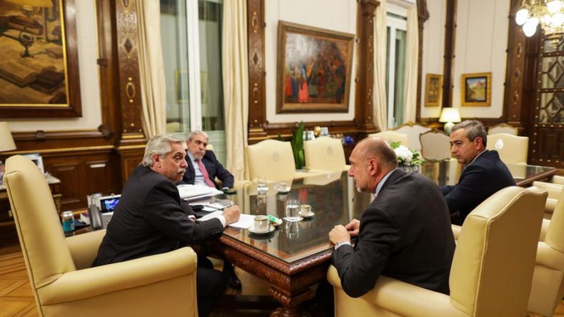 El presidente Alberto Fernández junto al ministro de Seguridad, Aníbal Fernández, el gobernador Omar Perotti y el intendente de Rosario, Pablo Javkin.