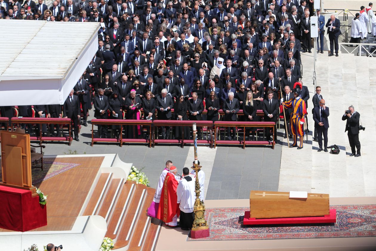 Javier Milei participa del funeral de Estado del papa Francisco.