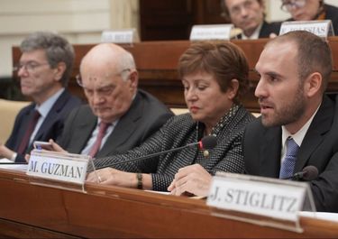 Guzmán alista ahora las otras negociaciones: FMI y Club de París