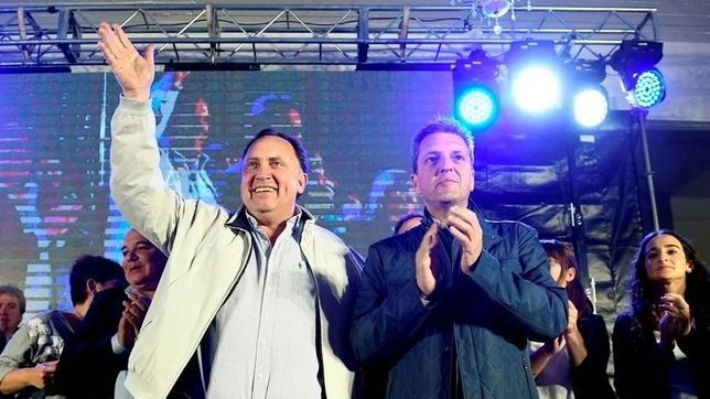 los intendentes massistas se abrazan a la unidad del fdt en buenos aires los intendentes massistas se abrazan a la unidad del fdt en buenos aires