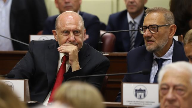 Omar Perotti junto a Marcos Corach en la apertura de sesiones ordinarias de la Legislatura de Santa Fe Omar Perotti junto a Marcos Corach en la apertura de sesiones ordinarias de la Legislatura de Santa Fe