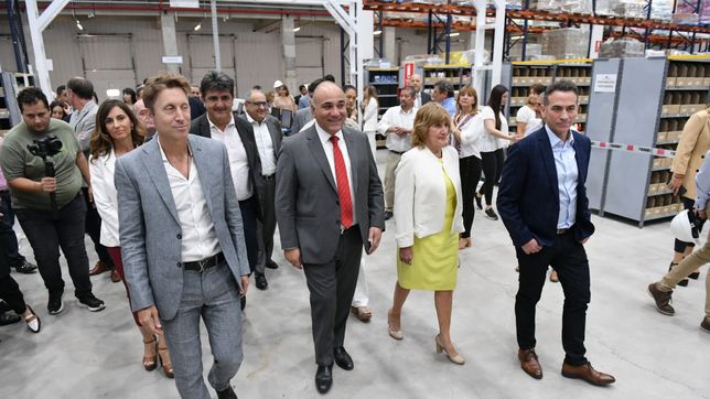 En noviembre de 2022, el entonces jefe de Gabinete de la Nación, Juan Manzur, inauguró el centro de distribución de la Suizo Argentina en Tucumán. 