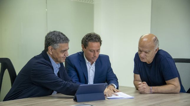 Néstor Grindetti, junto a Jorge Macri y Gabriel Sánchez Zinny.