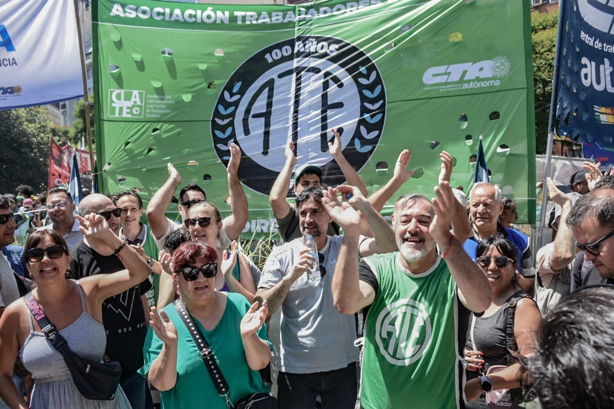 ATE en la marcha a Tribunales contra el decretazo (Foto: Prensa ATE)