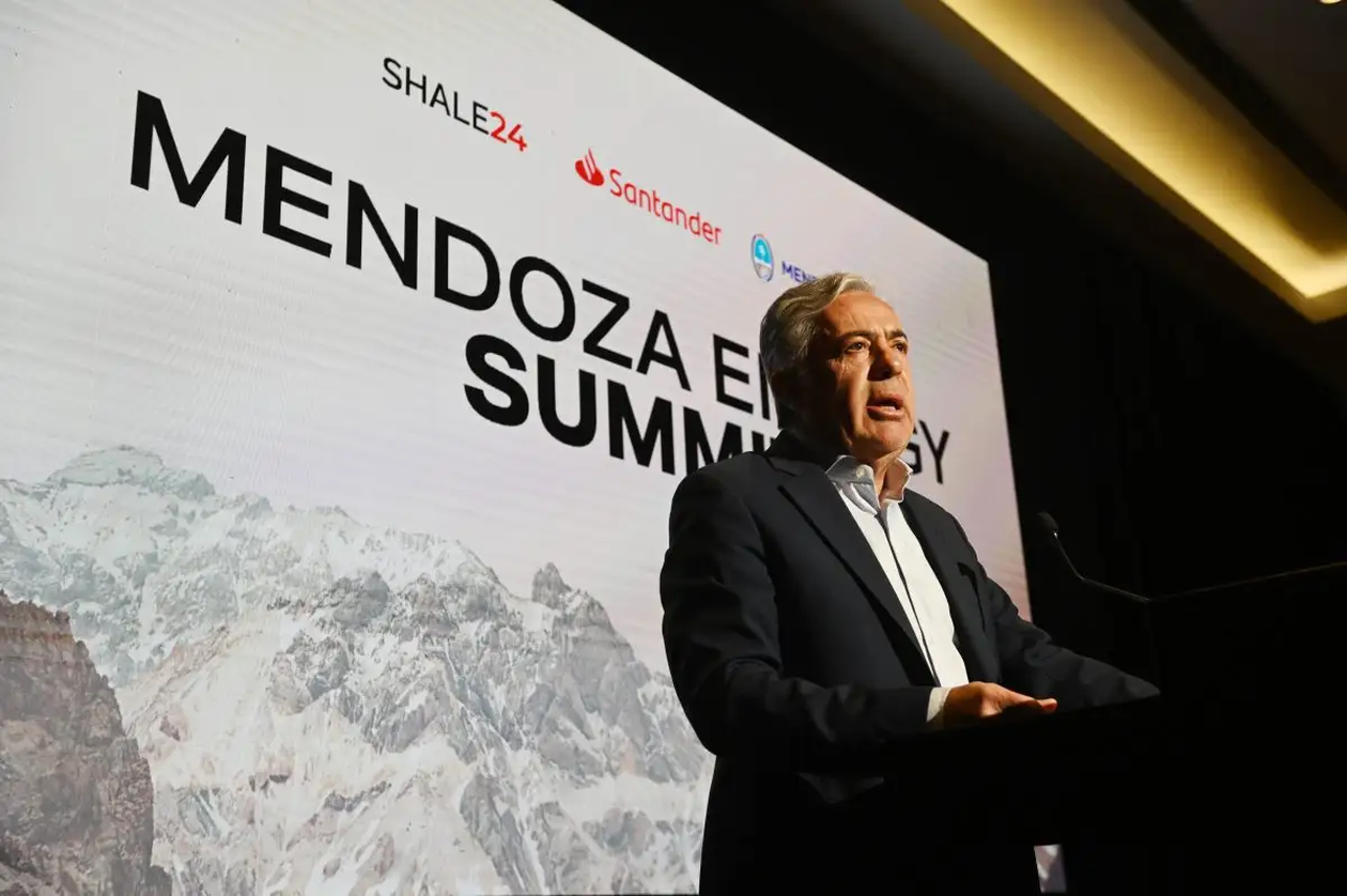 Alfredo Cornejo impulsa la producción de petróleo no convencional