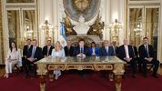 milei prometio levantar el cepo, libre eleccion de monedas y mas reformas